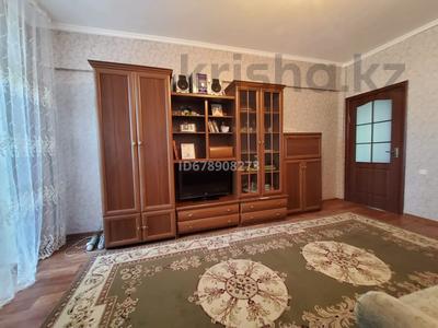 2-комнатная квартира, 55 м², 2/5 этаж помесячно, Ул.Ломоносова 16 за 200 000 〒 в Боралдае (Бурундай)