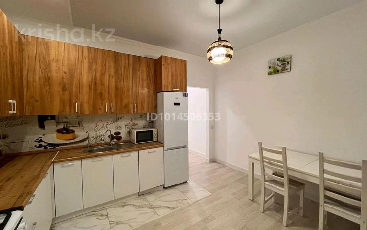 2-комнатная квартира · 87.5 м² · 2/3 этаж, мкр Самал, Адгама Каримова за 230 000 ₸ в Атырау — фото 7