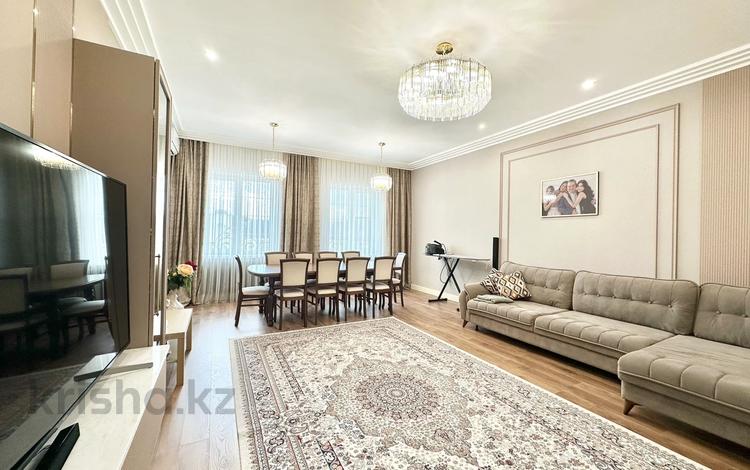 5-комнатная квартира · 210 м² · 8/9 этаж, Алихан Бокейхан 27/1 за 165 млн ₸ в Астане, Есильский р-н — фото 2