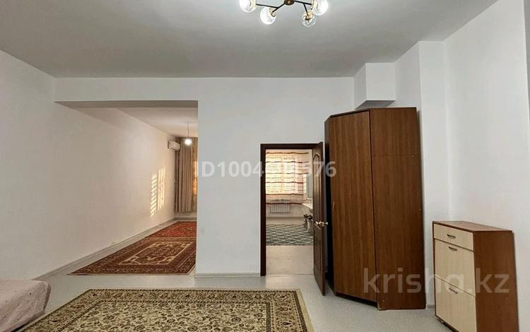 1-комнатная квартира · 73 м², Мкр 19а за 130 000 ₸ в Актау, 19А мкр — фото 26