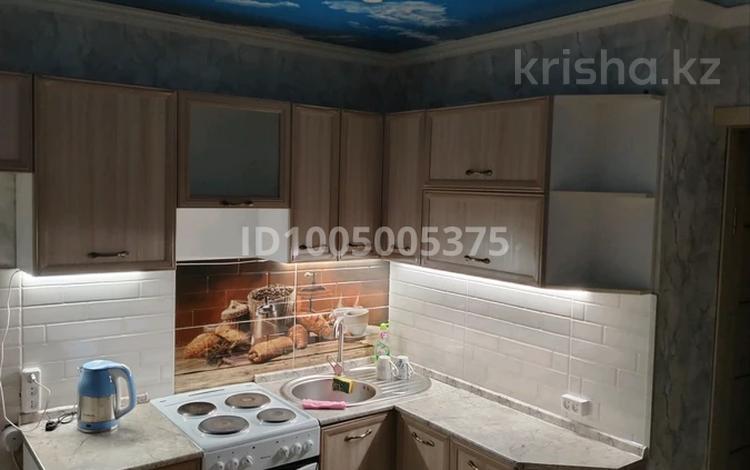 1-комнатная квартира · 35 м² · 9/9 этаж, Ауэзова 61 — На 8 районе за 13 000 ₸ в Экибастузе — фото 2