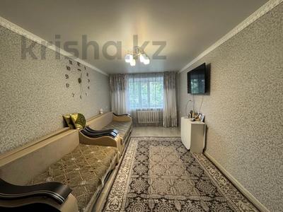 2-бөлмелі пәтер · 43.5 м² · 1/4 қабат, пр. Момышулы, бағасы: 8.5 млн ₸ в Темиртау
