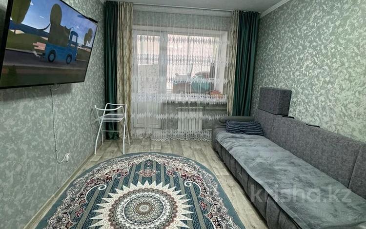 2-комнатная квартира, 56 м², 1/5 этаж, Молдагуловой 17/2 за 22 млн 〒 в Усть-Каменогорске — фото 2