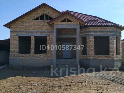 Жеке үй · 6 бөлме · 241 м² · , мкр Северо-Запад, Тарақтас 34 — Көркем тойханадан кейін 7 ші көшеде орналасқан., бағасы: 45 млн ₸ в Шымкенте, Абайский р-н