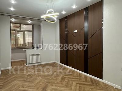 Пәтерлер в Мангистауской обл.: 2-бөлмелі пәтер · 90 м² · 10/16 қабат, 17-й мкр 23, бағасы: 32.4 млн 〒 2-бөлмелі пәтер · 90 м² · 10/16 қабат, 17-й мкр 23, бағасы: 32.4 млн 〒 в Актау