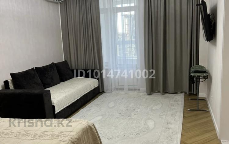 1-комнатная квартира · 45 м² · 12/22 этаж, Манглик Ел 56 — Мангилик ел пересечение Фаризы Онгарсынова за 18 000 ₸ в Астане, Есильский р-н — фото 3