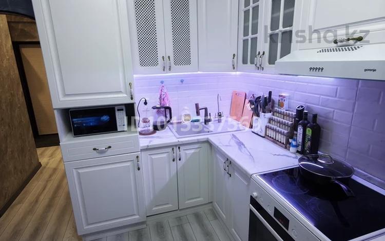 2-бөлмелі пәтер · 52.6 м² · 2/5 қабат, Ақсай-1 ш/а., мкр Аксай-1А 10 б, бағасы: 45 млн ₸ в Алматы, Ауэзовский р-н — фото 2