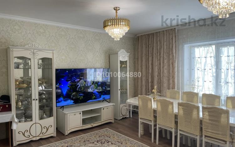 Отдельный дом · 5 комнат · 204 м² · 10 сот., мкр Кунгей 14 за 91 млн ₸ в Караганде, Казыбек би р-н — фото 2