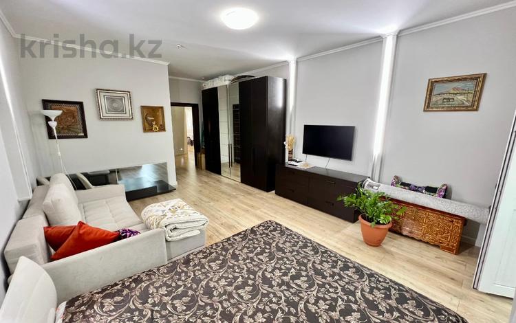 3-бөлмелі пәтер · 130 м² · 10/13 қабат, Аль-Фараби 95, бағасы: 96 млн ₸ в Алматы, Бостандыкский р-н — фото 2