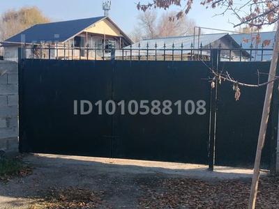 Жеке үй · 4 бөлме · 140 м² · 8 сот., Садовая 191, бағасы: 28 млн ₸ в Байтереке (Новоалексеевке)