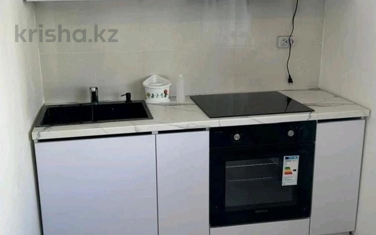 2-комнатная квартира · 60 м² · 8/12 этаж, Нажимеденова 34 за 250 000 ₸ в Астане, Сарайшык р-н — фото 2
