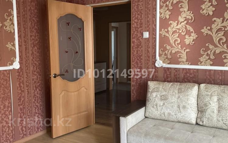 3-комнатная квартира · 62.7 м² · 5/5 этаж, мкр Юго-Восток, Таттимбета за 24 млн ₸ в Караганде, Казыбек би р-н — фото 2