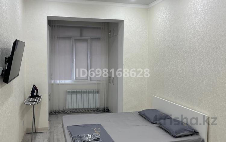 1-комнатная квартира · 45 м² · 3/7 этаж, 17-й мкр 110 за 10 000 ₸ в Актау — фото 6