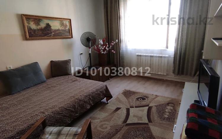 1-комнатная квартира · 30 м² · 7/9 этаж, мкр Аксай-1А 7 за 9 500 ₸ в Алматы, Ауэзовский р-н — фото 5