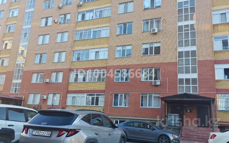 3-бөлмелі пәтер · 77 м² · 1/9 қабат, мкр Нурсая 114, бағасы: 29 млн ₸ в Атырау — фото 8