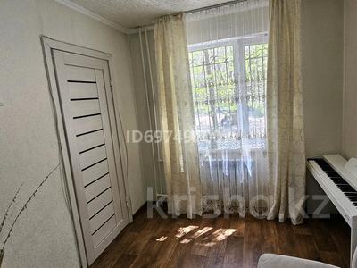 3-комнатная квартира · 43 м² · 1/5 этаж, мкр Новый Город, Лободы 41 за 16 млн ₸ в Караганде, Казыбек би р-н