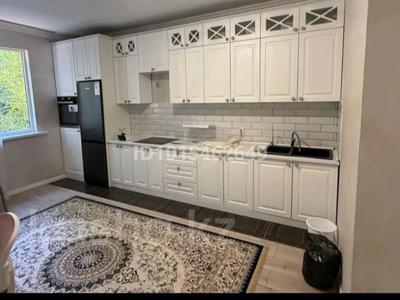 2-комнатная квартира · 83 м² · 2/9 этаж, мкр Аксай-3Б 30А — Толе би -Яссауи за 400 000 ₸ в Алматы, Ауэзовский р-н