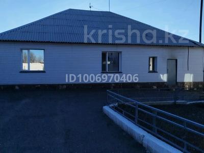 Отдельный дом · 4 комнаты · 3104 м² · 3104 сот., Ауэзова 8 — Мечети,Магазин Асия,школа,Акимат за 90 млн 〒 в Жезказгане