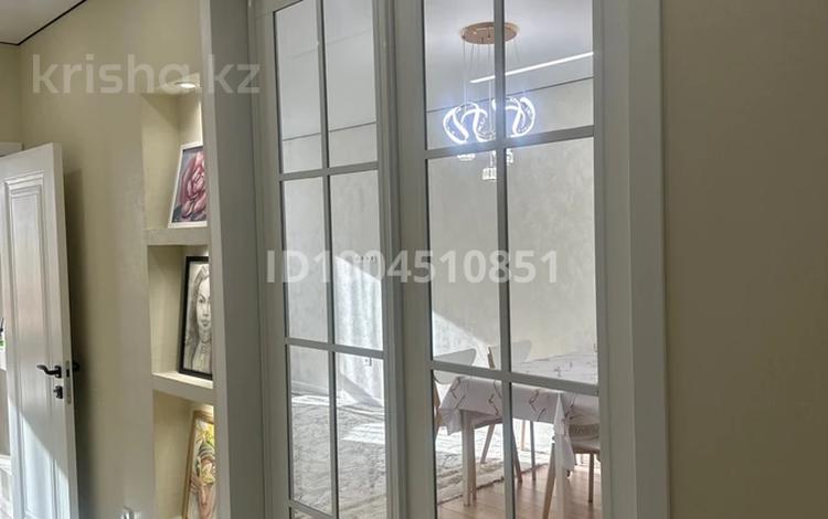 2-бөлмелі пәтер · 47.5 м² · 9/16 қабат, Утепова, бағасы: 58 млн ₸ в Алматы, Бостандыкский р-н — фото 2