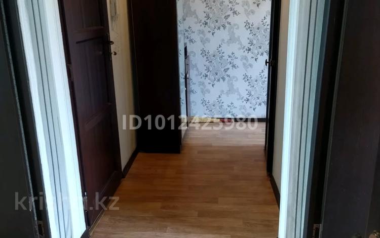 2-бөлмелі пәтер · 54 м² · 5/5 қабат, мкр Алатау 32 — Рядом Улица Санырак батыр, бағасы: 100 000 ₸ в Таразе — фото 2