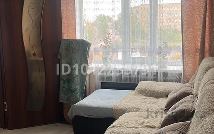 4-комнатная квартира · 63 м² · 5/5 этаж, кв-л Пришахтинск 18 за 18 млн ₸ в Караганде — фото 2