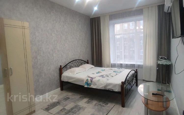 1-комнатная квартира · 47 м² · 3/6 этаж, Майкудук, Майкудук, мкр Голубые пруды 456/2 — ЖК " Томирис", рядом Голубые пруды за 17 000 ₸ в Караганде, Алихана Бокейханова р-н — фото 2