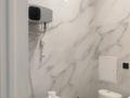 1-комнатная квартира · 47 м² · 3/6 этаж, Майкудук, Майкудук, мкр Голубые пруды 456/2 — ЖК " Томирис", рядом Голубые пруды за 17 000 ₸ в Караганде, Алихана Бокейханова р-н — фото 8