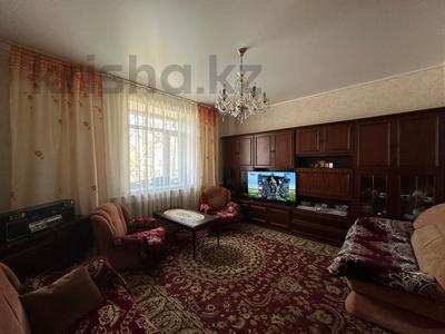 2-комнатная квартира, 58 м², 1/2 этаж, Абая за 8.5 млн 〒 в Темиртау