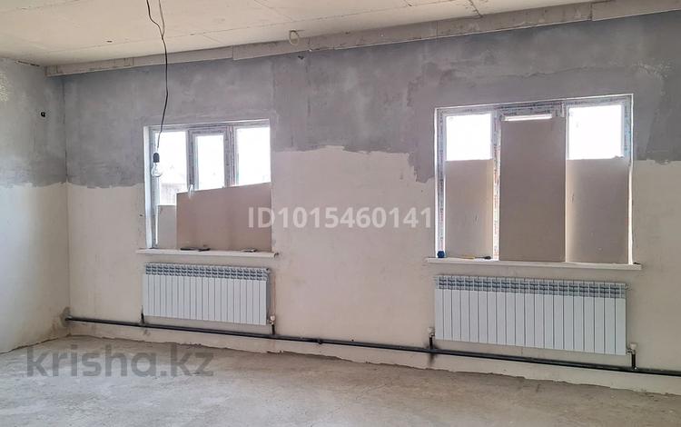 Отдельный дом · 4 комнаты · 182 м² · 8 сот., мкр Кайнар, Қ. Сармоллин 1а — 1 за 14 млн ₸ в Атырау — фото 2