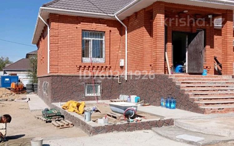 Часть дома · 4 комнаты · 240 м² · 10 сот., Кирпичный 387а — Теннисный корт за 65 млн ₸ в Актобе, жилой массив Кирпичный — фото 2