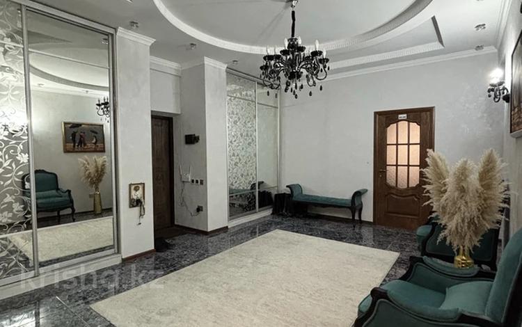 5-комнатная квартира · 245 м² · 1/6 этаж, Кунаева 121 за 305 млн ₸ в Алматы, Медеуский р-н — фото 2