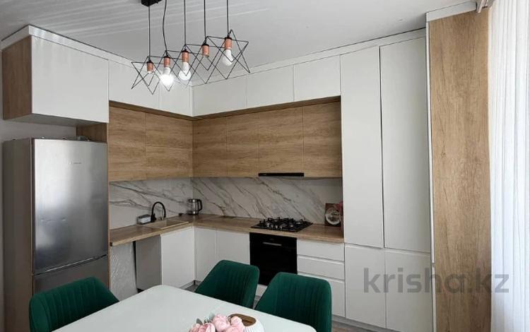 3-бөлмелі пәтер · 80 м² · 1/5 қабат, Алтын орда ш/а. 10а, бағасы: 36 млн ₸ в Актобе, мкр. Алтын орда — фото 3