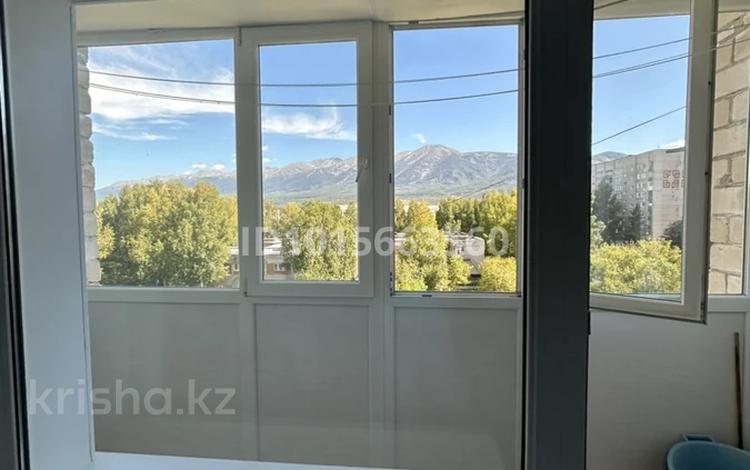 2-бөлмелі пәтер · 53.5 м² · 5/5 қабат, 5 микрорайон 2, бағасы: 12 млн ₸ в Риддере — фото 2