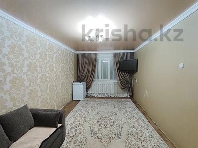 2-комнатная квартира, 45 м², 1/5 этаж, Майкудук, 17й микрорайон за 11 млн 〒 в Караганде, Алихана Бокейханова р-н