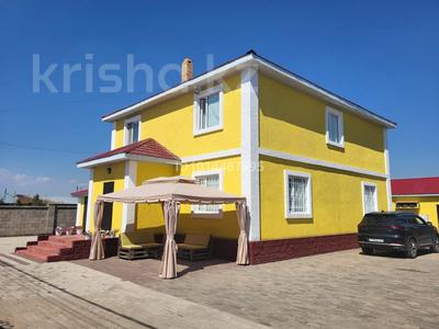Отдельный дом · 6 комнат · 210 м² · 10 сот., мкр Уркер, Мкр Уркер,Исатай Батыр 159 за 85 млн ₸ в Астане, Нура р-н