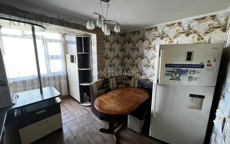 3-бөлмелі пәтер · 70 м² · 3/5 қабат, 4 мкр 78 а — Айкуним ресторан, бағасы: 200 000 ₸ в Талдыкоргане, мкр Жастар — фото 2