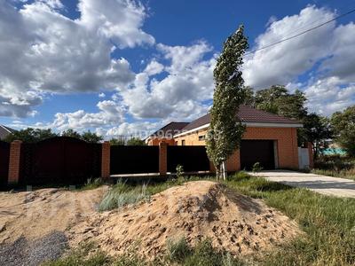 Отдельный дом · 2 комнаты · 98 м² · 10 сот., Сарбаз 191 за 25 млн 〒 в Актобе, СК Сарбаз