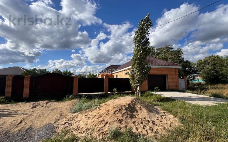 Отдельный дом · 2 комнаты · 98 м² · 10 сот., Сарбаз 191 за 25 млн 〒 в Актобе, СК Сарбаз — фото 2