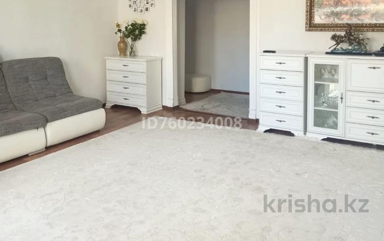 4-комнатная квартира · 110 м² · 5/5 этаж, 15-й мкр 26 за 29.9 млн ₸ в Актау — фото 2