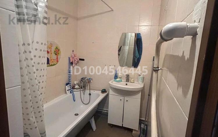 1-комнатная квартира · 42 м² · 3/9 этаж, Нур Актобе, Нұр Ақтөбе 2мкр 11в — Мектеп, балабакша анвар супер маркеті кафе поликлиника бари касында орналаскан за 11.5 млн ₸ — фото 2