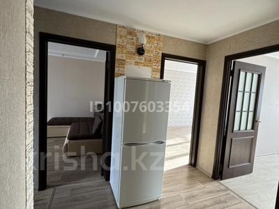 3-комнатная квартира · 63 м² · 4/5 этаж, Абая — Абая/ Мухита за 200 000 〒 в Уральске, мкр Школьник