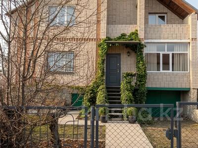 Отдельный дом · 4 комнаты · 285 м² · 17 сот., Центральная 8 за 49 млн 〒 в Петропавловске