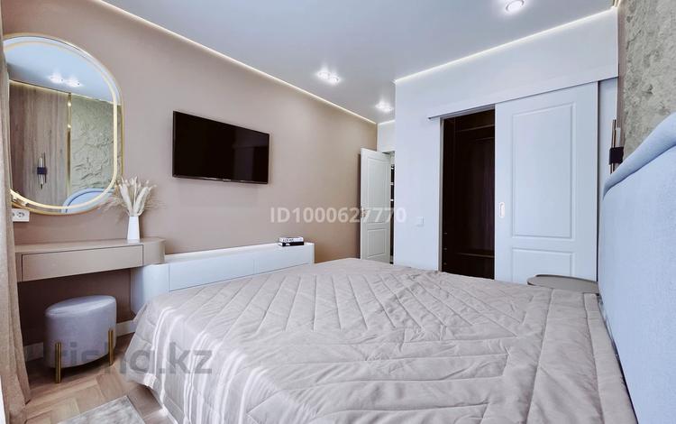 3-комнатная квартира · 68 м² · 8/9 этаж, мкр Самал-2 73 — Мендикулова бектурова за 700 000 〒 в Алматы, Медеуский р-н — фото 2