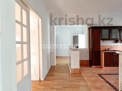 3-комнатная квартира · 120 м² · 2/5 этаж, Назарбаева 149 — Жамбыла за 700 000 〒 в Алматы, Алмалинский р-н