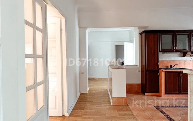 3-бөлмелі пәтер · 120 м² · 2/5 қабат, Назарбаева 149 — Жамбыла, бағасы: 700 000 〒 в Алматы, Алмалинский р-н — фото 14