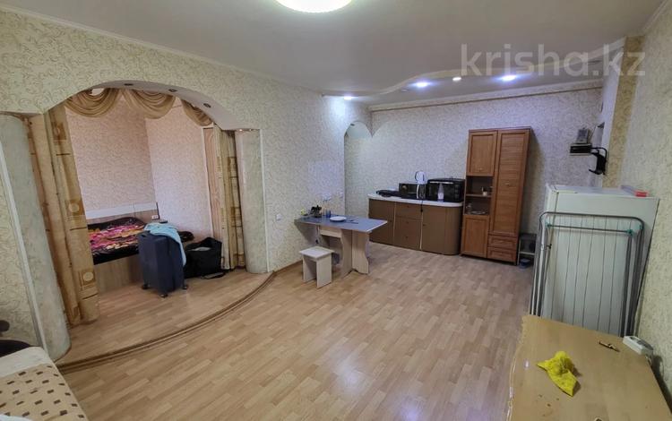 2-комнатная квартира · 42 м² · 2/5 этаж, пр. Н. Назарбаева 52 за 15.6 млн ₸ в Усть-Каменогорске — фото 2