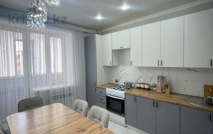 2-бөлмелі пәтер · 77.4 м² · 4/6 қабат, мкр. Алтын орда, бағасы: 25 млн ₸ в Актобе — фото 2