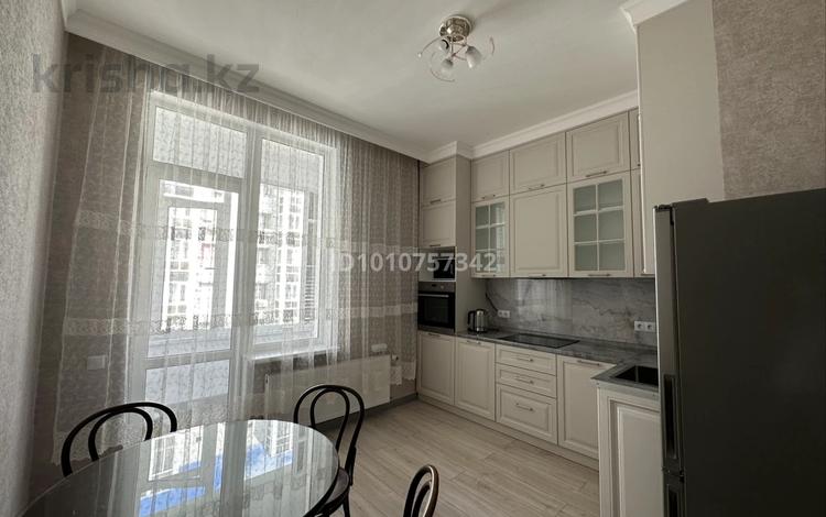 2-комнатная квартира · 80 м² · 7/9 этаж, Достык — улица Достык за 500 000 ₸ в Астане, Есильский р-н — фото 2