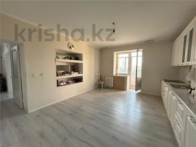 4-бөлмелі пәтер · 122 м² · 5/10 қабат, Отырар — Валиханова, бағасы: 60 млн ₸ в Астане, р-н Байконур
