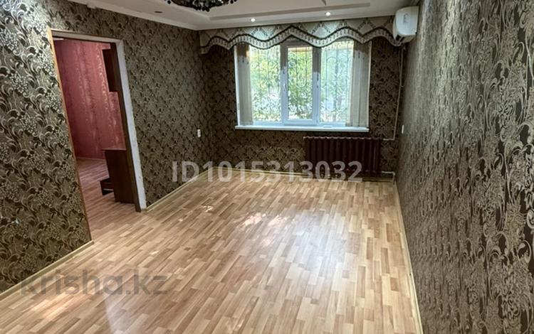 3-комнатная квартира · 60 м² · 1/5 этаж, 11-й микрорайон 225 за 150 000 ₸ в Шымкенте, Енбекшинский р-н — фото 2